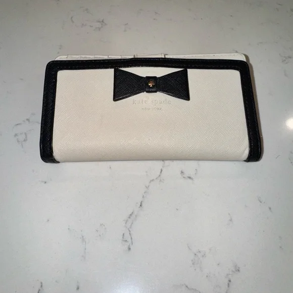 Kate Spade Black and Cream Bow Wallet - Picture 1 of 12